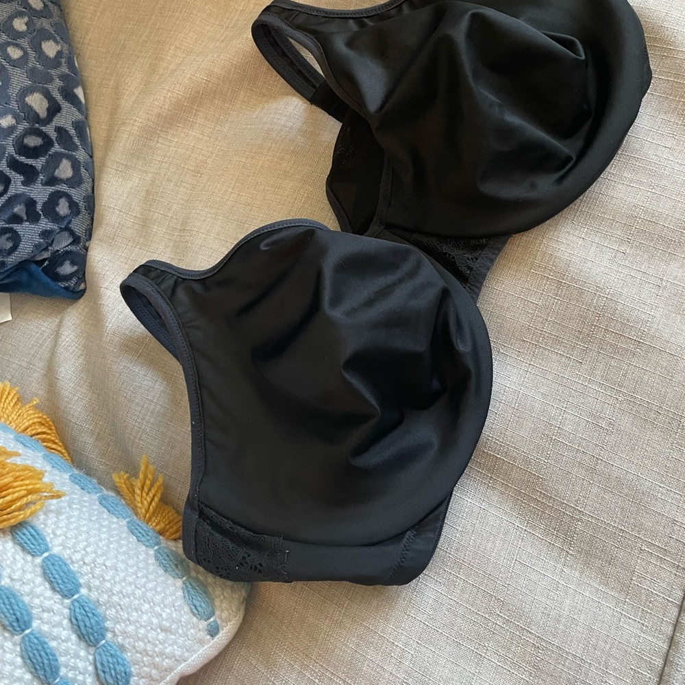 Olga Bra.  Size 40C